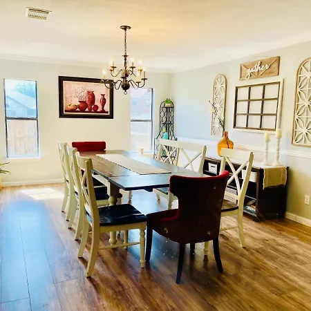 Lovely Spacious Home Near Randolph, Six Flags, Seaworld, Riverwalk And Lackland